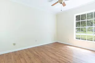 1010 SE Euclid Ln, Port Saint Lucie, FL 34983 - Photo 9