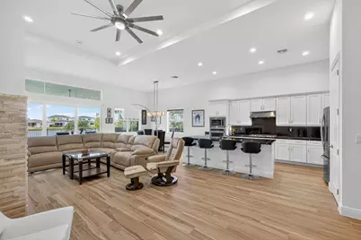 10033 Regency Way, Palm Beach Gardens, FL 33412 - Photo 17