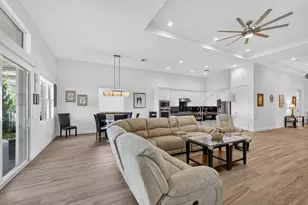 10033 Regency Wy, Palm Beach Gardens, FL 33412 - Photo 23