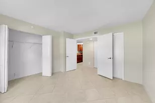 1548 SE Royal Green Cir, Port Saint Lucie, FL 34952 - Photo 11