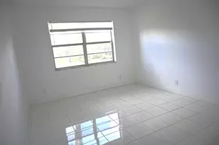 198 Lake Evelyn Dr, West Palm Beach, FL 33411 - Photo 11