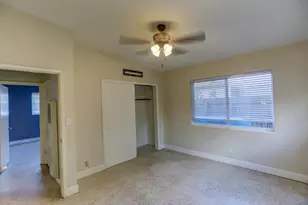 328 E Jasmine Dr, West Palm Beach, FL 33403 - Photo 17