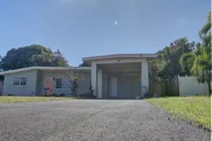 328 E Jasmine Dr, Lake Park, FL 33403 - Photo 9