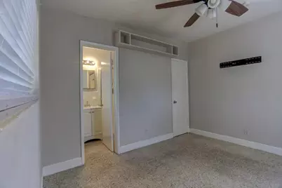 328 E Jasmine Drive, West Palm Beach, FL 33403 - Photo 15