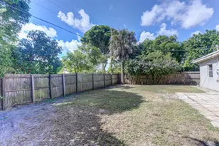 328 E Jasmine Dr, Lake Park, FL 33403 - Photo 13