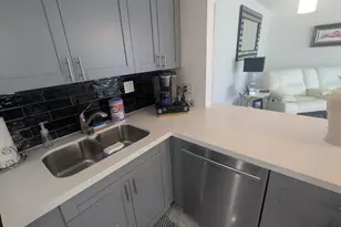 202 Wellington M, West Palm Beach, FL 33417 - Photo 7