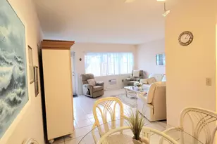 164 Sheffield G, West Palm Beach, FL 33417 - Photo 3