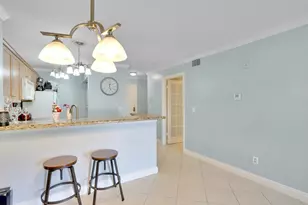 4855 Via Palm Lakes, West Palm Beach, FL 33417 - Photo 9