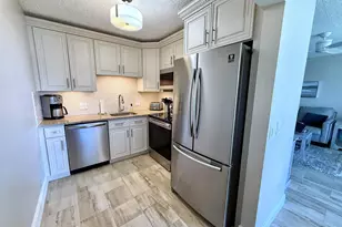 359 Oakridge T, Deerfield Beach, FL 33442 - Photo 3