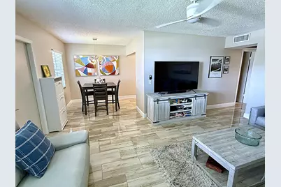359 Oakridge T, Deerfield Beach, FL 33442 - Photo 9