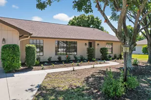 560 W Forest Trail, Vero Beach, FL 32962 - Photo 3