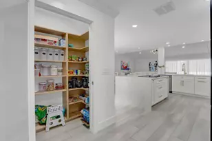 39 Edinburgh Dr, Palm Beach Gardens, FL 33418 - Photo 15