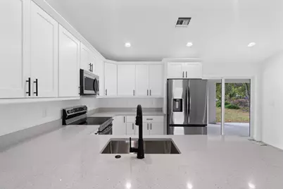 7542 NW 83rd Court, Okeechobee, FL 34972 - Photo 5