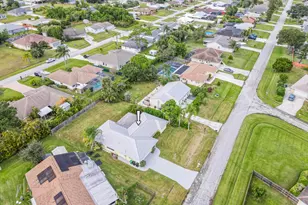 2074 SE Doverbrook St, Port Saint Lucie, FL 34983 - Photo 33