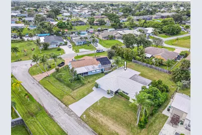 2074 SE Doverbrook Street, Port Saint Lucie, FL 34983 - Photo 29