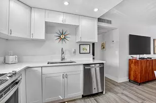 360 Flanders H, Delray Beach, FL 33484 - Photo 11
