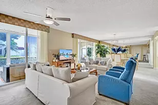 107 Half Moon Cir, Hypoluxo, FL 33462 - Photo 15