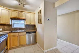 411 S Hollybrook Dr, Pembroke Pines, FL 33025 - Photo 9