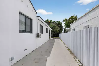 2244 SW 10th Street, Miami, FL 33135 - Photo 35