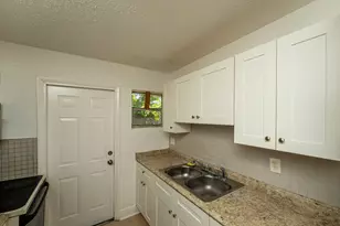 2108 Avenue E, Fort Pierce, FL 34950 - Photo 9