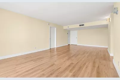 2400 Presidential Way #Ph2, West Palm Beach, FL 33401 - Photo 9