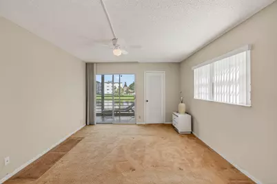 2001 Guildford A, Boca Raton, FL 33434 - Photo 41