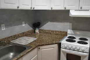 333 SE Martin Ave, Stuart, FL 34996 - Photo 9