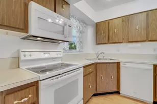 18081 SE Country Club Dr, Jupiter, FL 33469 - Photo 9