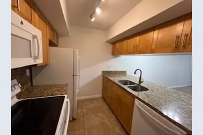 18206 Mediterranean Boulevard #4-21, Hialeah, FL 33015 - Photo 15