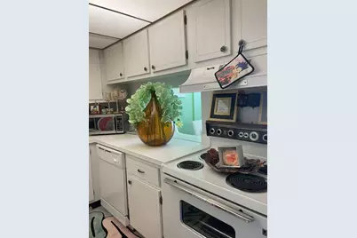 500 Executive Center Drive #3-F, West Palm Beach, FL 33401 - Photo 13