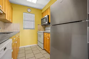 689 NE 6th Ct, Boynton Beach, FL 33435 - Photo 13