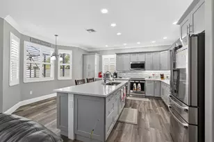 9893 Woodworth Ct, Wellington, FL 33414 - Photo 13