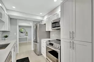 5550 N Ocean Dr, Singer Island, FL 33404 - Photo 3
