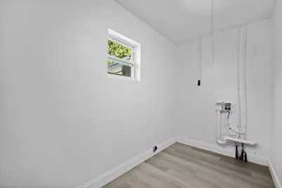 905 SE 10th Street, Stuart, FL 34994 - Photo 9