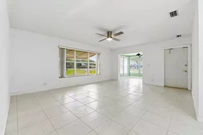 1167 S Drive Circle #D, Delray Beach, FL 33445 - Photo 3