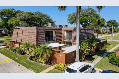 562 Springdale Circle #56-B, Lake Worth Beach, FL 33461 - Photo 1