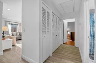 211 Meadows Dr, Boynton Beach, FL 33436 - Photo 17