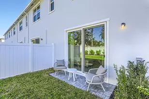 822 SE grovebush Ln, Port Saint Lucie, FL 34984 - Photo 3