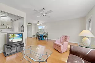 43 Saxony A, Delray Beach, FL 33446 - Photo 9