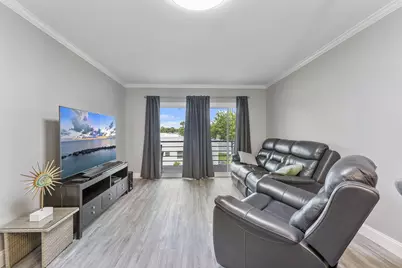 118 Lake Constance Drive, West Palm Beach, FL 33411 - Photo 5