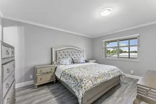 118 Lake Constance Dr, West Palm Beach, FL 33411 - Photo 9