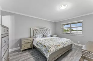 118 Lake Constance Dr, West Palm Beach, FL 33411 - Photo 9