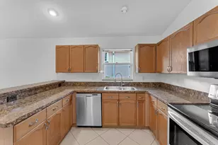 2705 Pointe Cir, Greenacres, FL 33413 - Photo 11