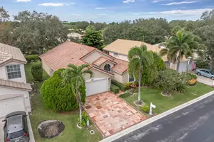 2705 Pointe Cir, Greenacres, FL 33413 - Photo 3