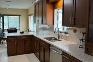 10298 Greentrail Dr N, Boynton Beach, FL 33436 - Photo 5