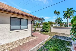 10298 Greentrail Dr N, Boynton Beach, FL 33436 - Photo 33