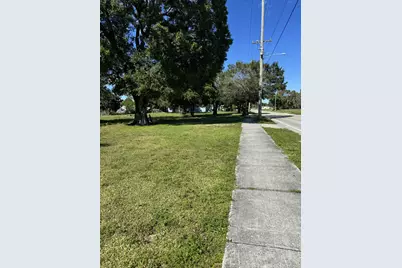 201 N 29th Street, Fort Pierce, FL 34947 - Photo 5