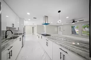 388 SE Tranquilla Ave, Port Saint Lucie, FL 34983 - Photo 13