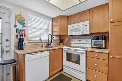 312 NE 17th Avenue #203, Boynton Beach, FL 33435 - Photo 17