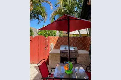 127 Woodland Road, Palm Springs, FL 33461 - Photo 5